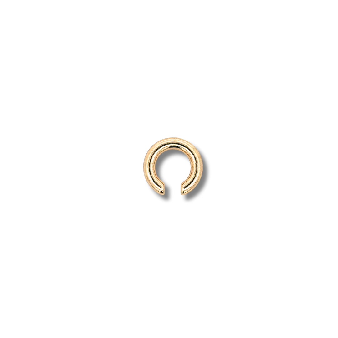 Ear Cuff Dorado Minimal – Menos es más